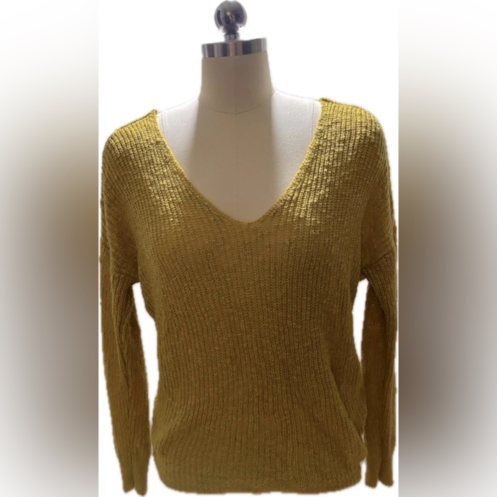 Yellow knit with knotted back. Small.